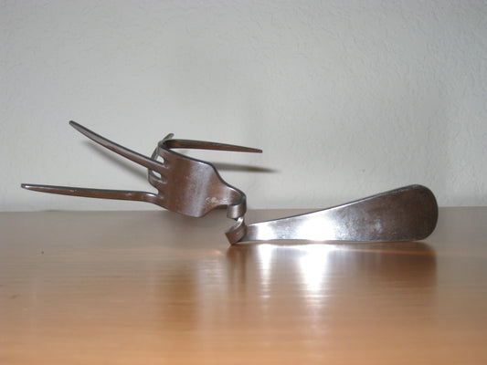 Quantum Spoon Bending: a Model for Healing and Transformation (December 6, 2024)